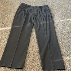 Men’s Haggar Gray Dress Pant (40 x 34)